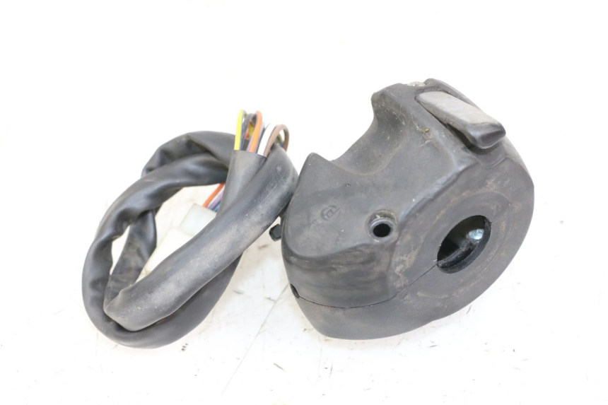 photo de LINKER STUURSCHAKELAAR PEUGEOT CITYSTAR 50 (2013 - 2017) - Technische close-up