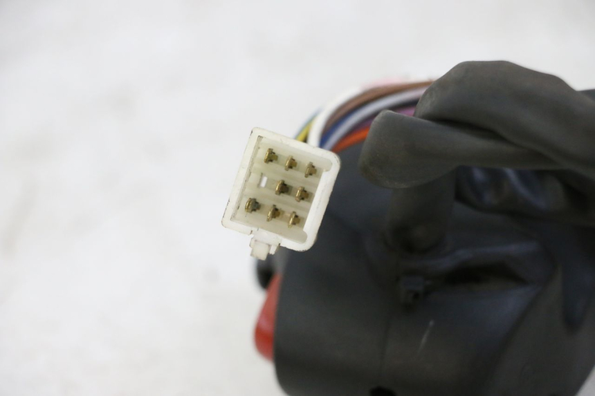 photo de LINKER STUURSCHAKELAAR PEUGEOT CITYSTAR 50 (2013 - 2017) - Detail van het onderdeel