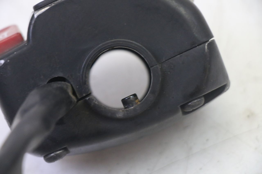 photo de LINKER STUURSCHAKELAAR SYM CROX 4T 50 (2016 - 2023) - Bevestigingspunten