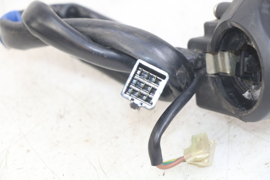 photo de LINKER STUURSCHAKELAAR KYMCO DOWNTOWN ABS 125 (2015 - 2017) - Technische close-up