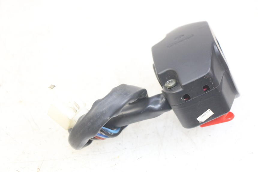 photo de LINKER STUURSCHAKELAAR EFUN E2GO 1 (2017 - 2021) - Zoom op gebruiksstaat