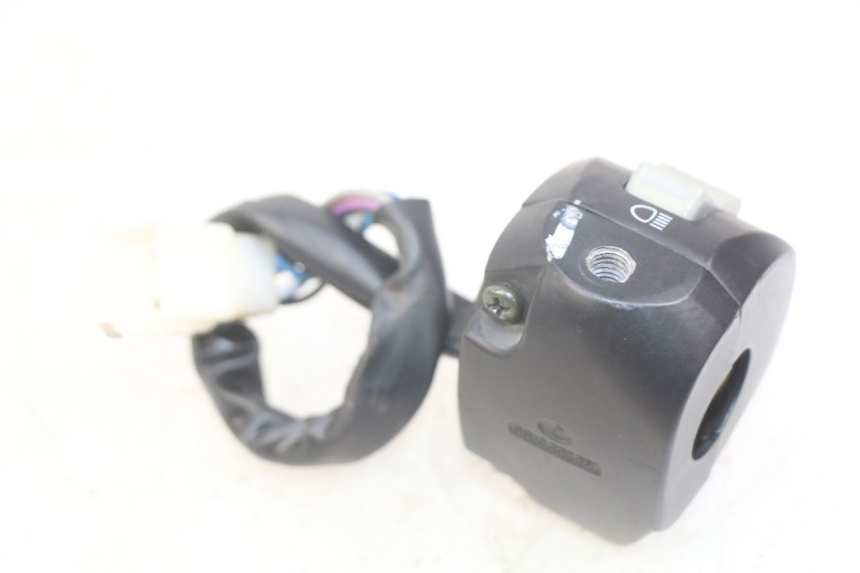 photo de LINKER STUURSCHAKELAAR EFUN E2GO 1 (2017 - 2021) - Bevestigingspunten