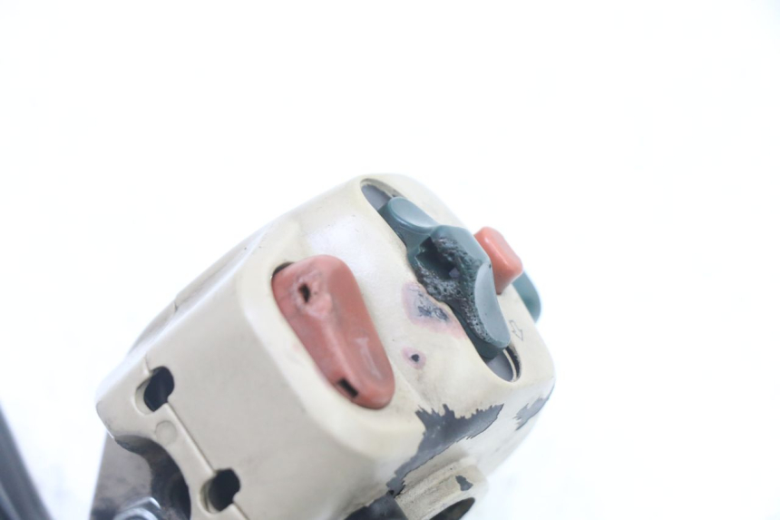 photo de LINKER STUURSCHAKELAAR PEUGEOT ELYSEO 125 (1999 - 2004) - Bevestigingspunten