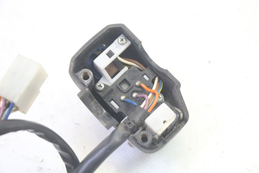 photo de LINKER STUURSCHAKELAAR PEUGEOT ELYSEO 125 (1999 - 2004) - Technische close-up