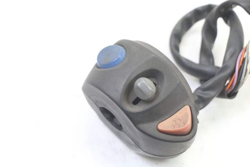 photo de LINKER STUURSCHAKELAAR PEUGEOT ELYSTAR 50 (2002 - 2014) - Detail van het onderdeel