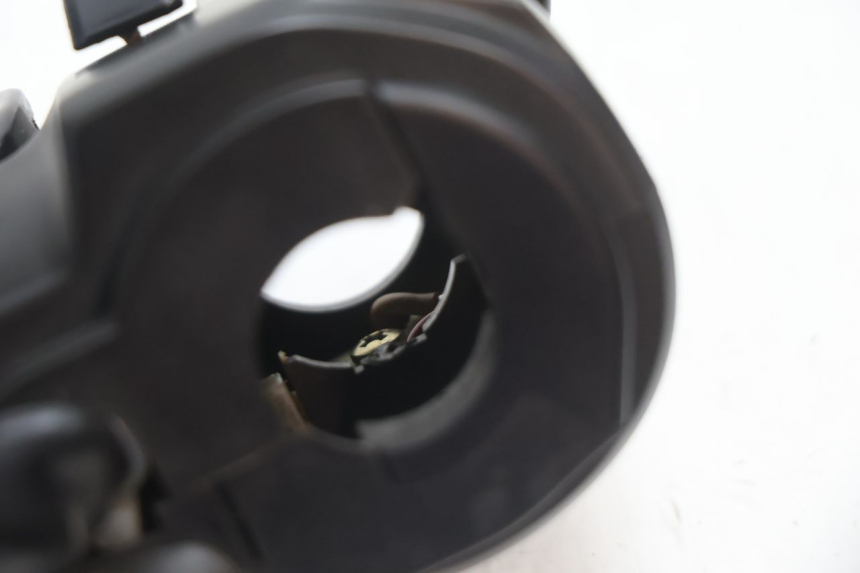 photo de LINKER SCHAKELAAR KAWASAKI ER-6 ER6 N 650 (2005 - 2009) - Bevestigingspunten