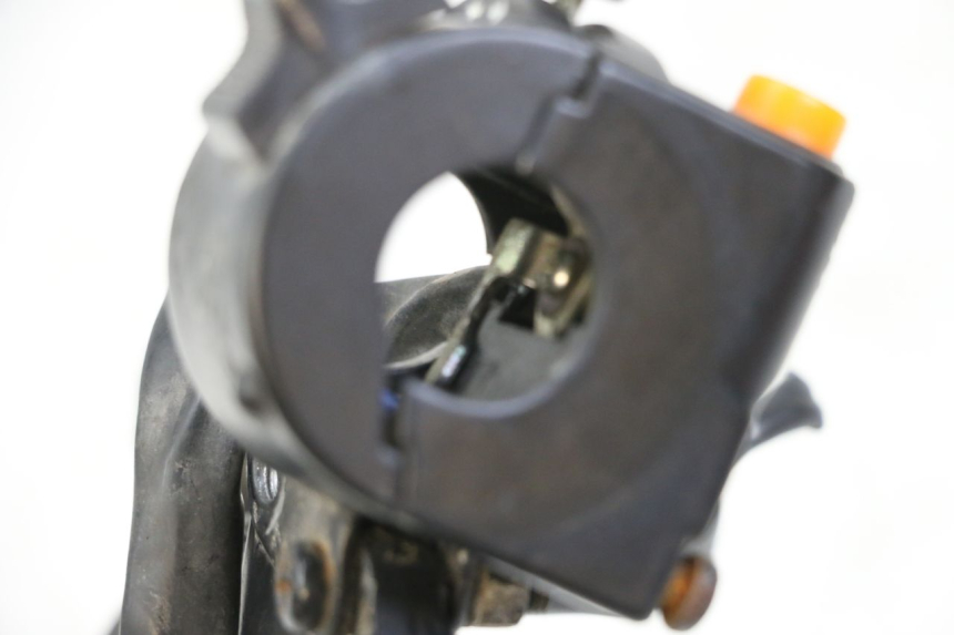 photo de LINKER STUURSCHAKELAAR EUROCKA RETRO 50 (2007 - 2014) - Zoom op gebruiksstaat