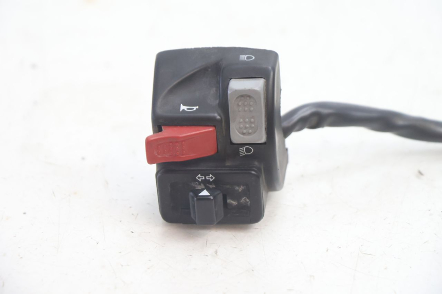photo de LINKER SCHAKELAAR MBK EVOLIS 80 (1993 - 1999) - Detail van het onderdeel