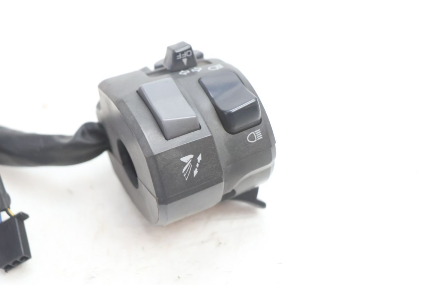 photo de LINKER SCHAKELAAR YAMAHA FJR 1300 (2001 - 2005) - Andere kijkhoek