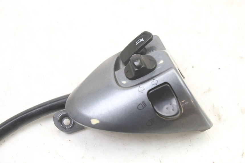 photo de LINKER STUURSCHAKELAAR MBK FLAME X 125 (2007 - 2016) - Andere kijkhoek