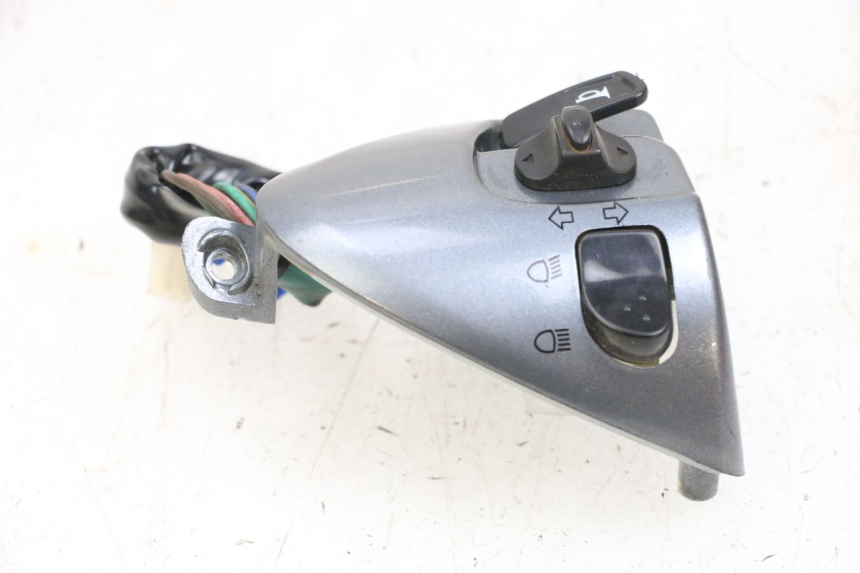 photo de LINKER STUURSCHAKELAAR MBK FLAME X 125 (2007 - 2016) - Technische close-up