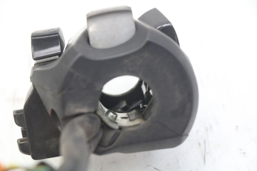 photo de LINKER STUURSCHAKELAAR HONDA FORZA 125 (2015 - 2016) - Zoom op gebruiksstaat