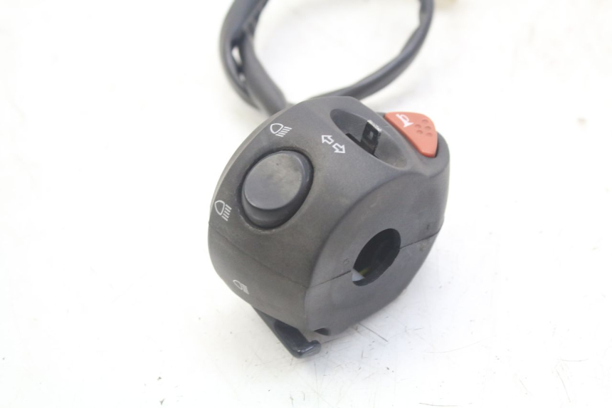 photo de LINKER STUURSCHAKELAAR PEUGEOT GEOPOLIS RS 125 (2007 - 2009) - Technische close-up