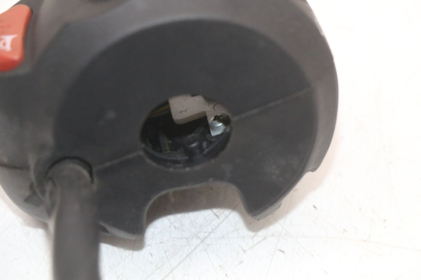 photo de LINKER STUURSCHAKELAAR PEUGEOT GEOPOLIS RS 125 (2007 - 2009) - Technische close-up