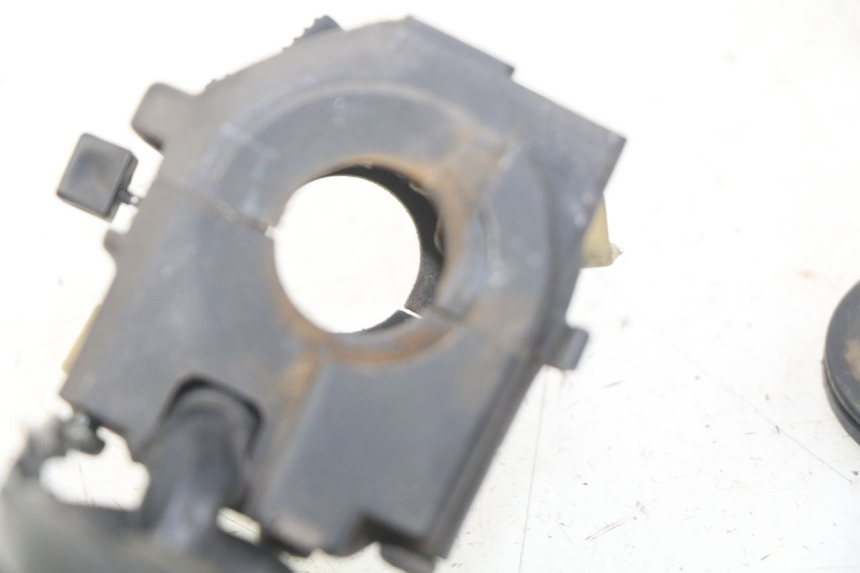 photo de LINKER STUURSCHAKELAAR SUZUKI GSX-F GSX  F 1100 (1988 - 1994) - Detail van het onderdeel