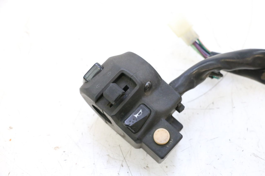 photo de LINKER STUURSCHAKELAAR SYM GTS EVO 125 (2009 - 2013) - Detail van het onderdeel