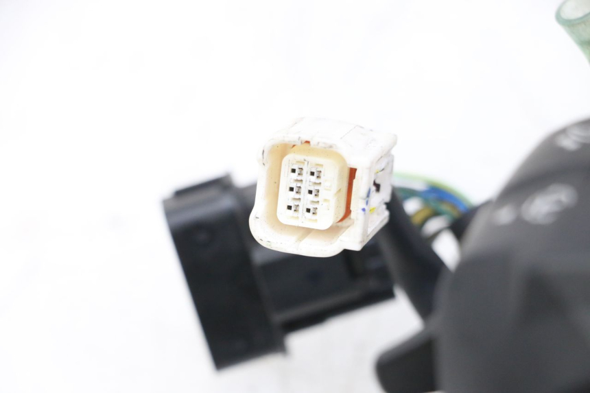 photo de LINKER STUURSCHAKELAAR HONDA FORZA 125 (2021 - 2025) - Technische close-up