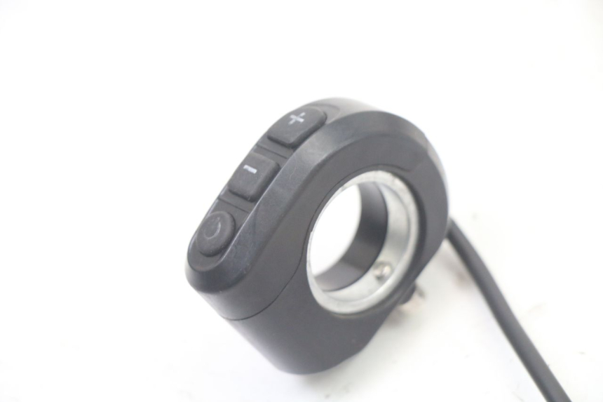 photo de LINKER STUURSCHAKELAAR JOYOR S10-S-Z 1 - Zoom op gebruiksstaat