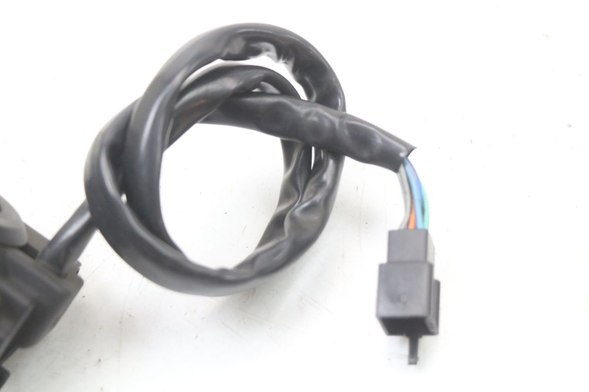 photo de LINKER STUURSCHAKELAAR KYMCO K-PW K-PIPE 50 (2012 - 2017) - Technische close-up