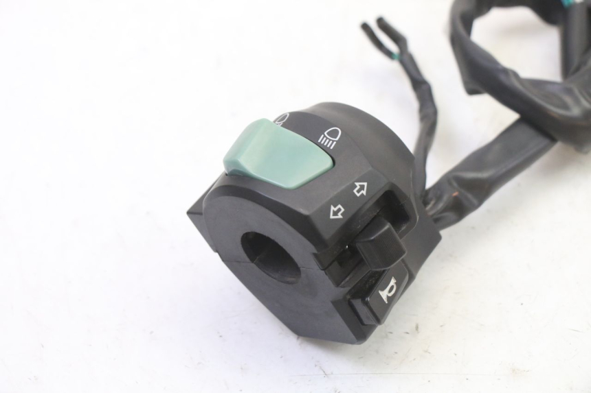photo de LINKER STUURSCHAKELAAR KIDEN KD125-G 125 (2018 - 2022) - Zoom op gebruiksstaat