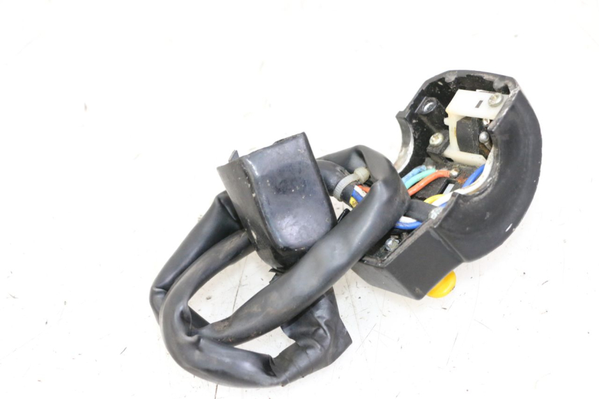 photo de LINKER STUURSCHAKELAAR PEUGEOT KISBEE 2T 50 (2010 - 2017) - Detail van het onderdeel