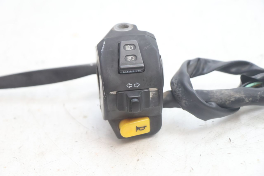 photo de LINKER STUURSCHAKELAAR PEUGEOT KISBEE 2T 50 (2010 - 2017) - Detail van het onderdeel