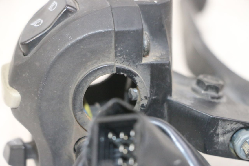 photo de LINKER STUURSCHAKELAAR PEUGEOT KISBEE 4T 50 (2018 - 2022) - Technische close-up