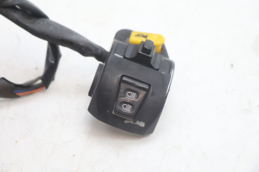 photo de LINKER STUURSCHAKELAAR PEUGEOT KISBEE 4T 50 (2010 - 2017) - Andere kijkhoek
