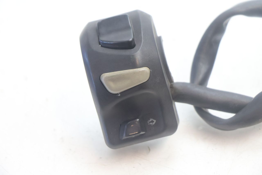 photo de LINKER STUURSCHAKELAAR PEUGEOT KISBEE 4T 50 (2018 - 2022) - Detail van het onderdeel
