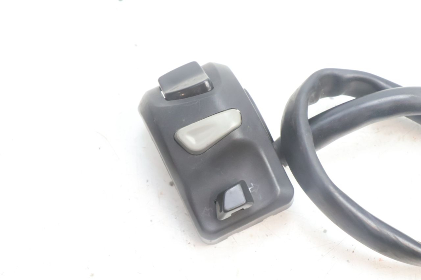 photo de LINKER STUURSCHAKELAAR PEUGEOT KISBEE 4T 50 (2010 - 2017) - Detail van het onderdeel