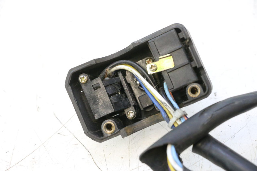 photo de LINKER STUURSCHAKELAAR PEUGEOT KISBEE 4T 50 (2018 - 2022) - Technische close-up