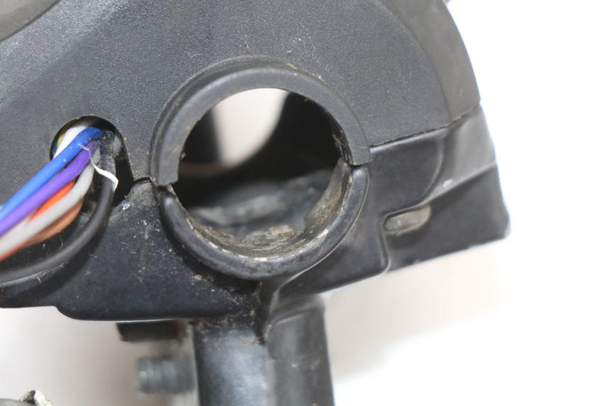 photo de LINKER STUURSCHAKELAAR PEUGEOT LUDIX 50 (2005 - 2007) - Staat van het oppervlak