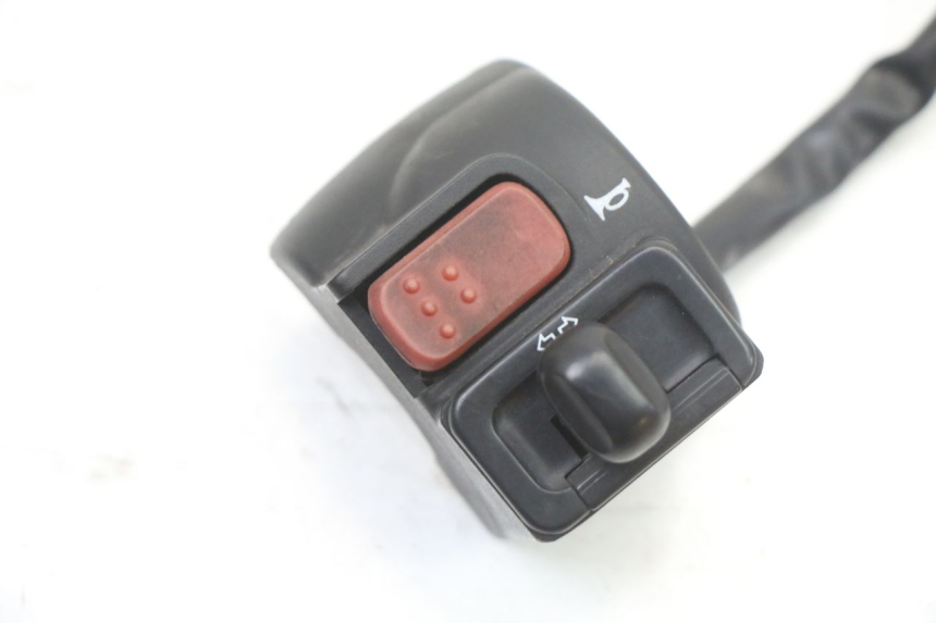 photo de LINKER STUURSCHAKELAAR MBK BOOSTER NEXT GENERATION 50 (1995 - 1998) - Detail van het onderdeel