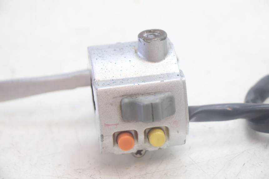 photo de LINKER STUURSCHAKELAAR SYM MIO 50 (2005 - 2010) - Detail van het onderdeel