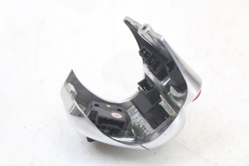 photo de LINKER STUURSCHAKELAAR PIAGGIO MP3 HPE 350 (2018 - 2020) - Bevestigingspunten