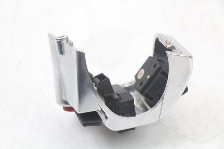 photo de LINKER STUURSCHAKELAAR PIAGGIO MP3 HPE 350 (2018 - 2020) - Staat van het oppervlak