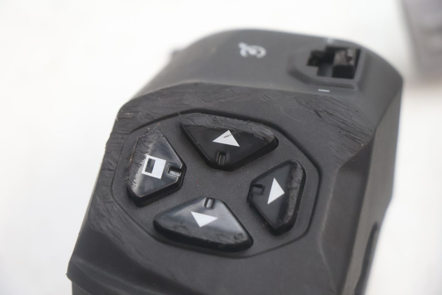 photo de LINKER SCHAKELAAR PIAGGIO MP3 HPE 530 (2022 - 2026) - Zoom op gebruiksstaat