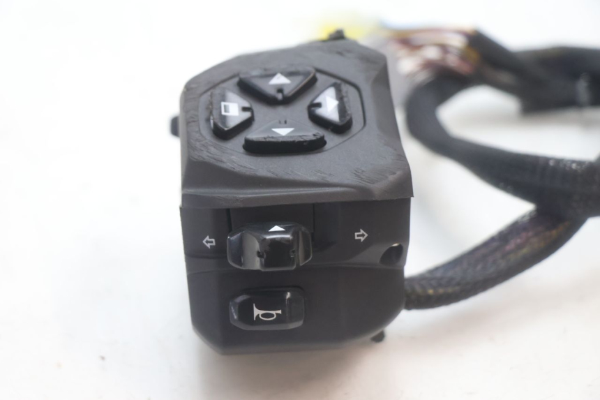 photo de LINKER SCHAKELAAR PIAGGIO MP3 HPE 530 (2022 - 2026) - Technische close-up