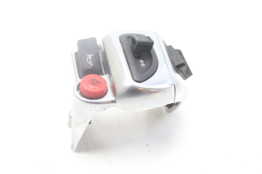 photo de LINKER STUURSCHAKELAAR PIAGGIO MP3 500 (2014 - 2017) - Detail van het onderdeel