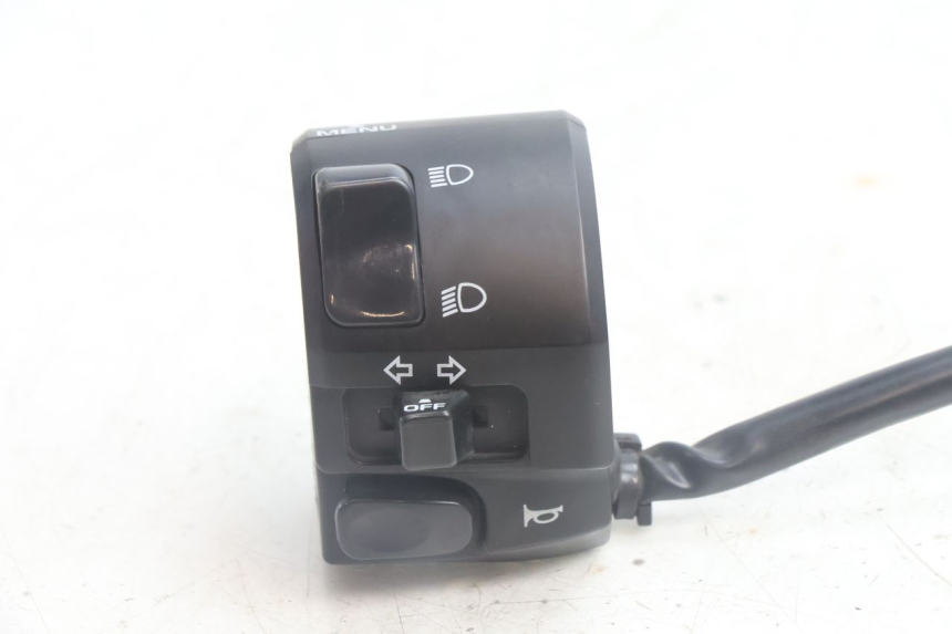 photo de LINKERSCHAKELAAR YAMAHA N-MAX NMAX 125 (2021 - 2024) - Detail van het onderdeel