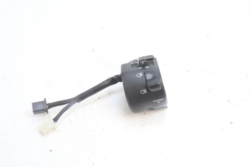 photo de LINKERSCHAKELAAR YAMAHA N-MAX NMAX 125 (2021 - 2024) - Andere kijkhoek