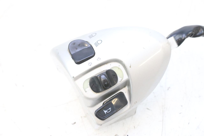 photo de LINKER STUURSCHAKELAAR YAMAHA NEOS NEO'S 4T 50 (2008 - 2016) - Detail van het onderdeel