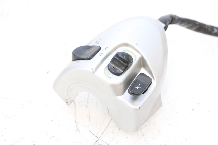 photo de LINKER STUURSCHAKELAAR YAMAHA NEOS NEO'S 4T 50 (2008 - 2016) - Zoom op gebruiksstaat