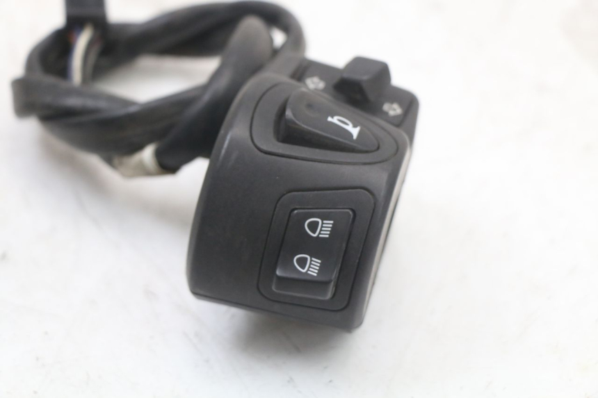 photo de LINKER STUURSCHAKELAAR HONDA PCX (JF28) 125 (2009 - 2011) - Technische close-up