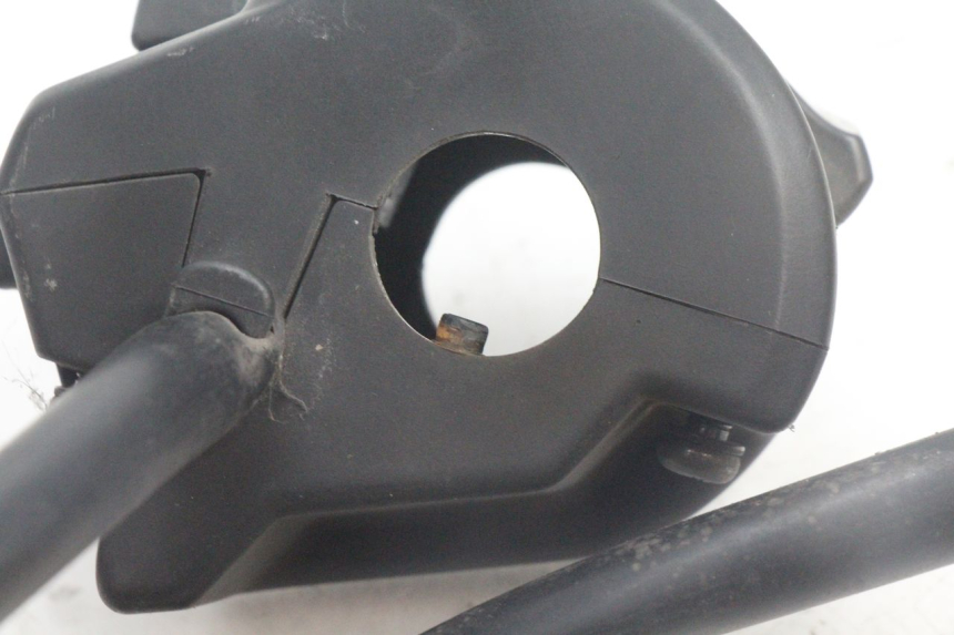 photo de LINKER STUURSCHAKELAAR HONDA PCX (JF28) 125 (2009 - 2011) - Bevestigingspunten