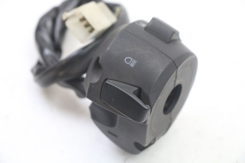 photo de LINKER STUURSCHAKELAAR PEUGEOT CITYSTAR 125 (2011 - 2017) - Bevestigingspunten