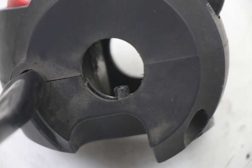 photo de LINKER STUURSCHAKELAAR PEUGEOT CITYSTAR 125 (2011 - 2017) - Staat van het oppervlak