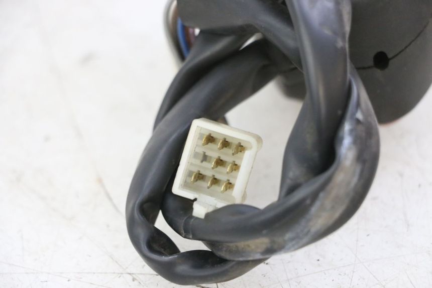 photo de LINKER STUURSCHAKELAAR PEUGEOT SATELIS 125 (2013 - 2018) - Zoom op gebruiksstaat