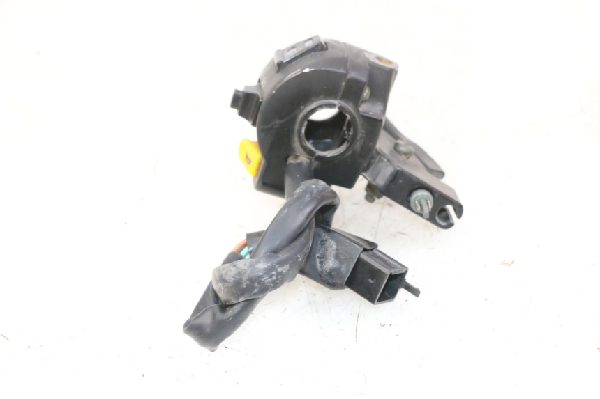 photo de LINKER STUURSCHAKELAAR PEUGEOT VIVACITY 125 (2010 - 2017) - Bevestigingspunten