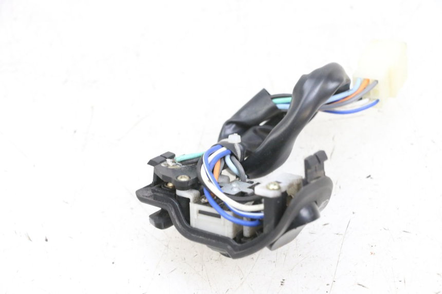 photo de LINKER STUURSCHAKELAAR EFUN PUSA 1 - Zoom op gebruiksstaat